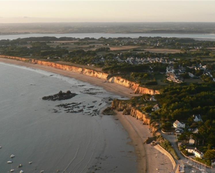 Une côte de 18 kms - RESIDENCE LES ILES PENESTIN