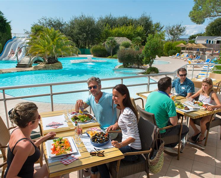 terrasse piscine les iles - RESIDENCE LES ILES PENESTIN