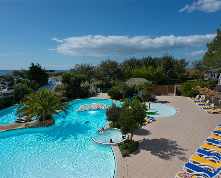 piscine chauffée camping bretagne sud penestin - RESIDENCE LES ILES PENESTIN