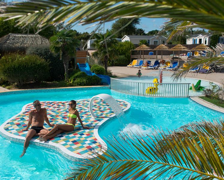 piscine chauffée camping des iles bretagne sud penestin - RESIDENCE LES ILES PENESTIN