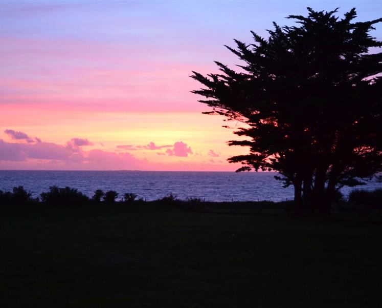 couché de soleil à la plage de loscolo penestin - RESIDENCE LES ILES PENESTIN