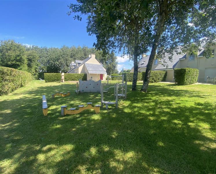 jardin et aire de jeux residence les iles bord de mer penestin - RESIDENCE LES ILES PENESTIN