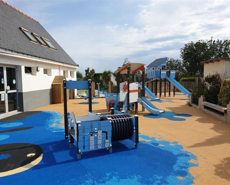 aire de jeux au camping les iles  - RESIDENCE LES ILES PENESTIN